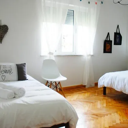 X 6 People Apartment