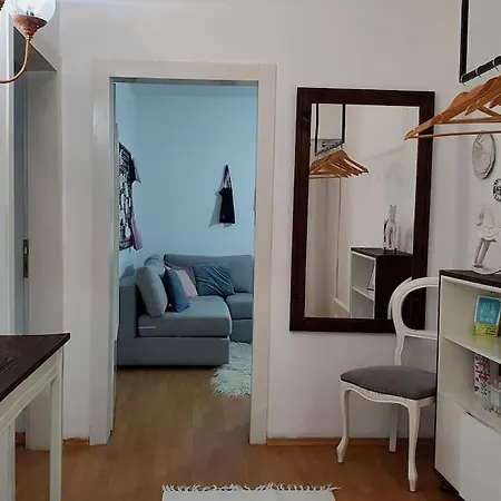 X 6 People Apartment Tirana