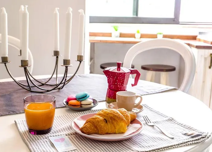 X 6 People * ティラナ