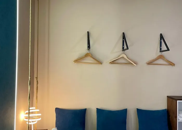 X 6 People アパート