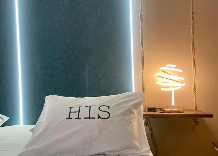 X 6 People アパート ティラナ